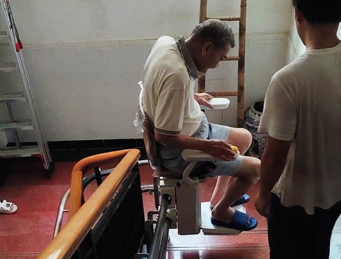 肇庆怀集稳升双轨座椅电梯案例