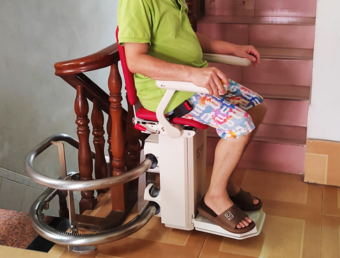 广东佛山顺德加装稳升座椅电梯