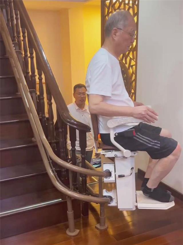 稳升双轨座椅电梯4-2.jpg
