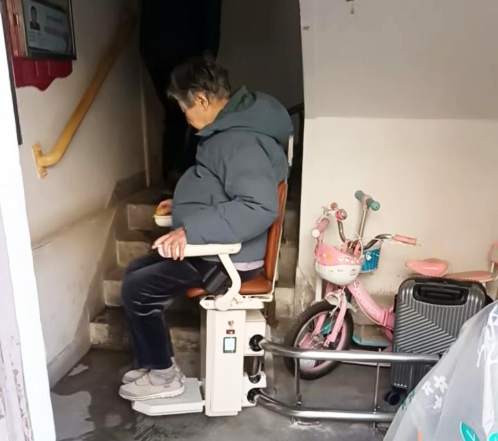 稳升座椅电梯3-3.jpg 稳升座椅电梯3-3.jpg